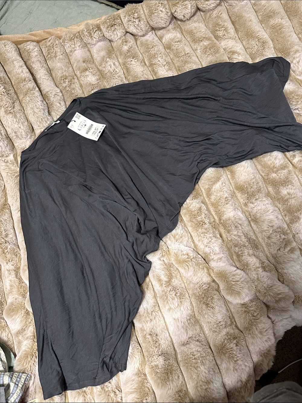 Zara shall size L NWT